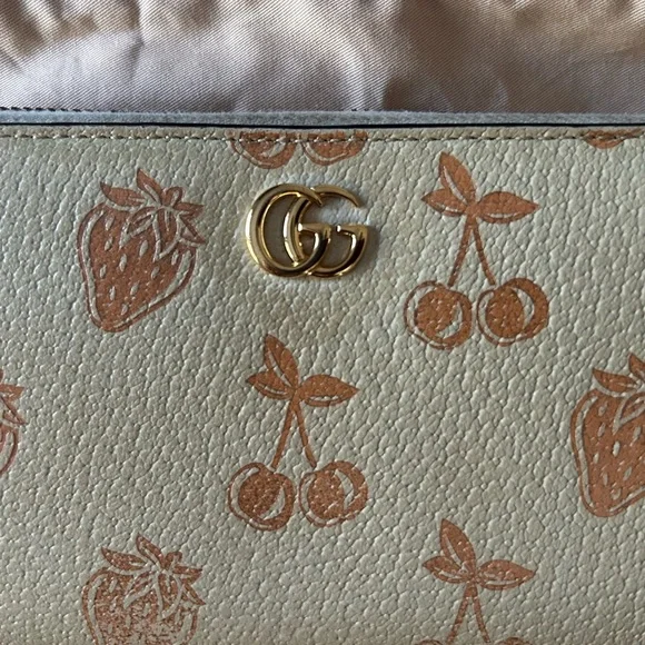 Authentic GUCCI GG Marmont Leather Berry Cherry Strawberry Long Zip Wallet - Picture 5 of 7